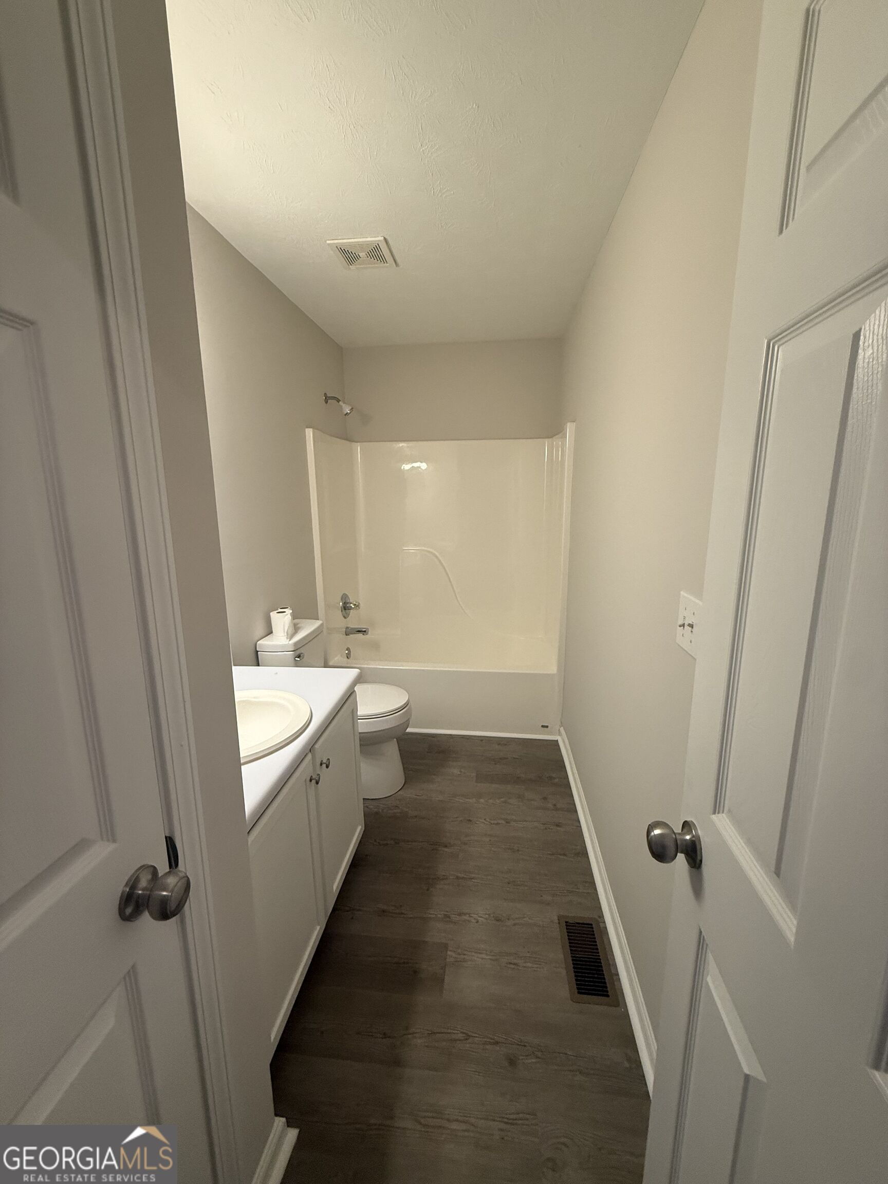 7020 Brookton Lane Property Photo 4