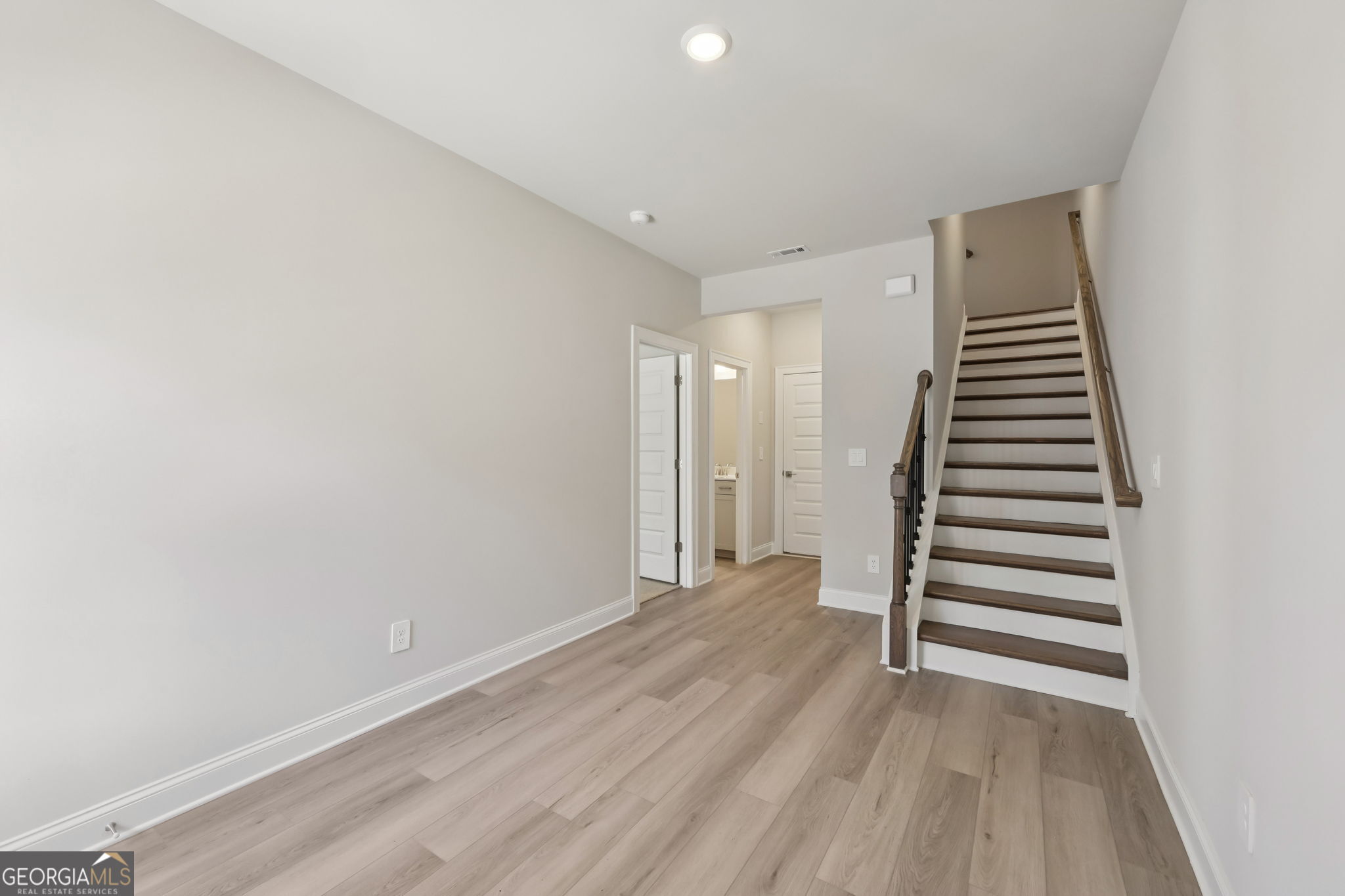 427 Elise Way Property Photo 7