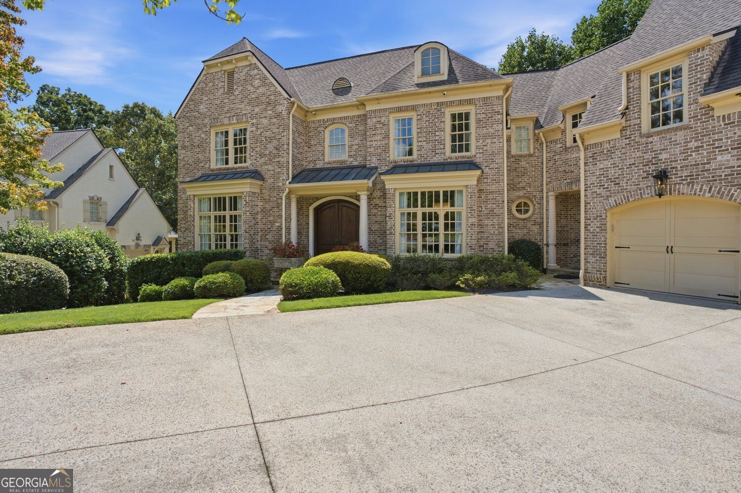 1530 Soaring Hawk Point Se Property Photo 2