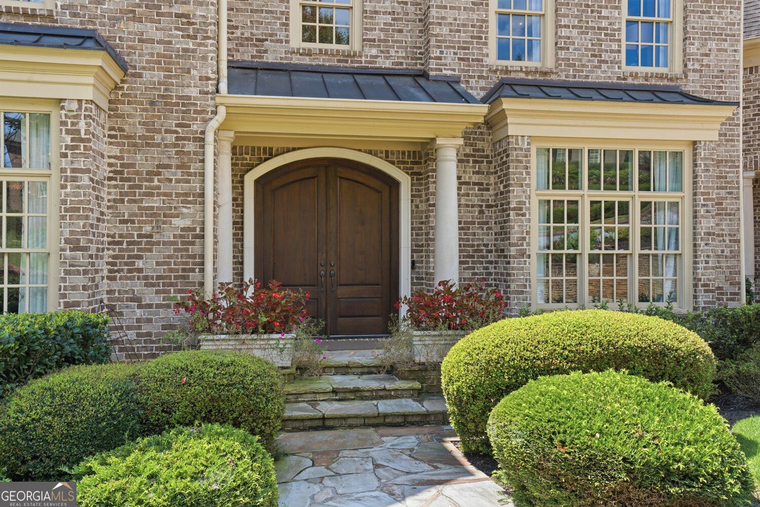 1530 Soaring Hawk Point Se Property Photo 4