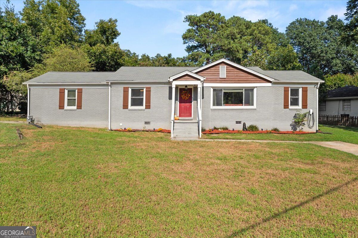 1563 Cloverdale Drive Se Property Photo 1