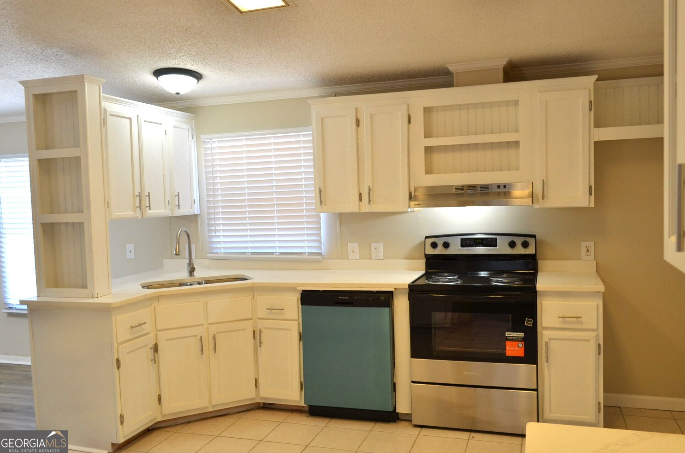 572 Atkinson Road Property Photo 6