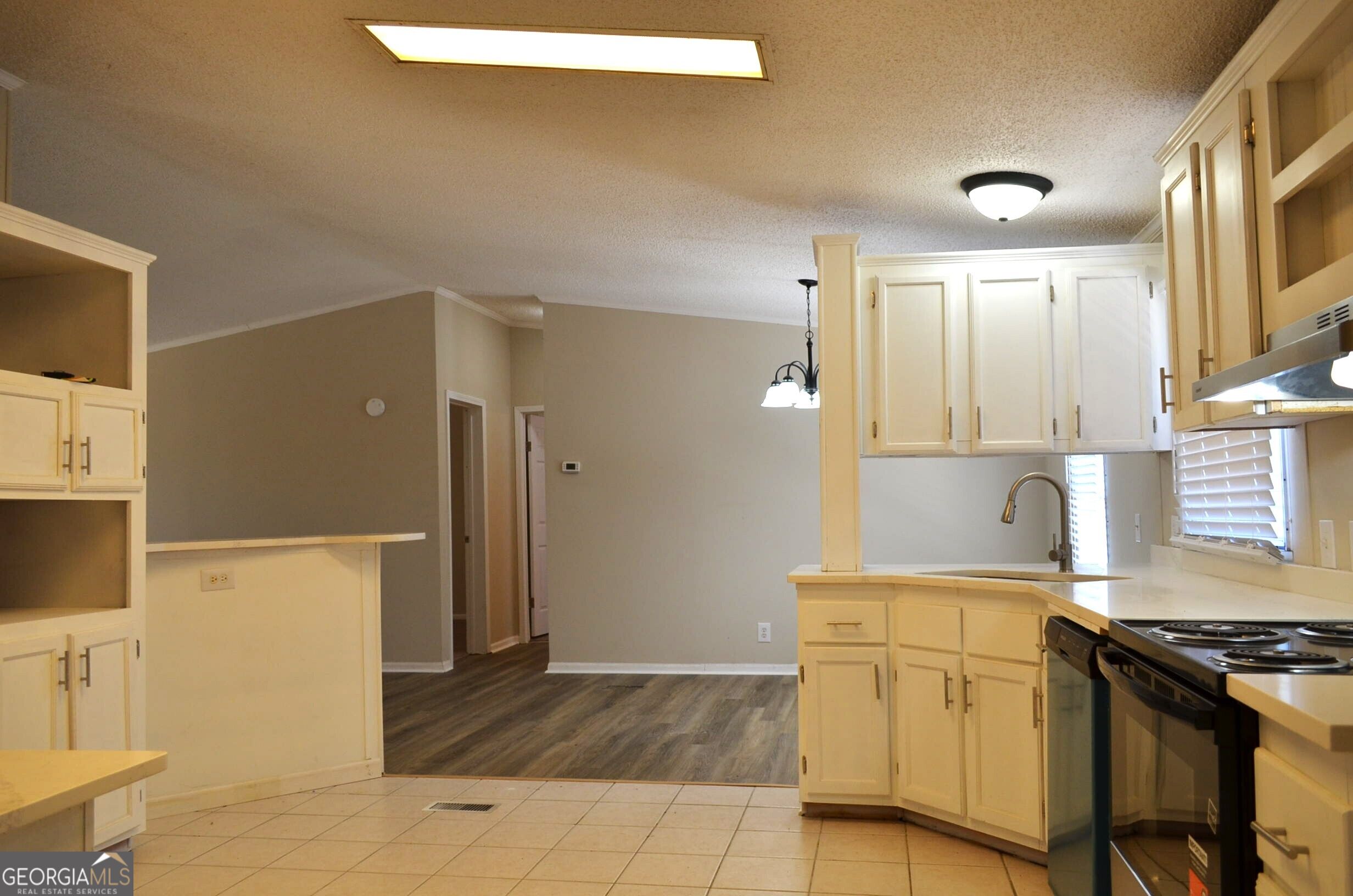 572 Atkinson Road Property Photo 7