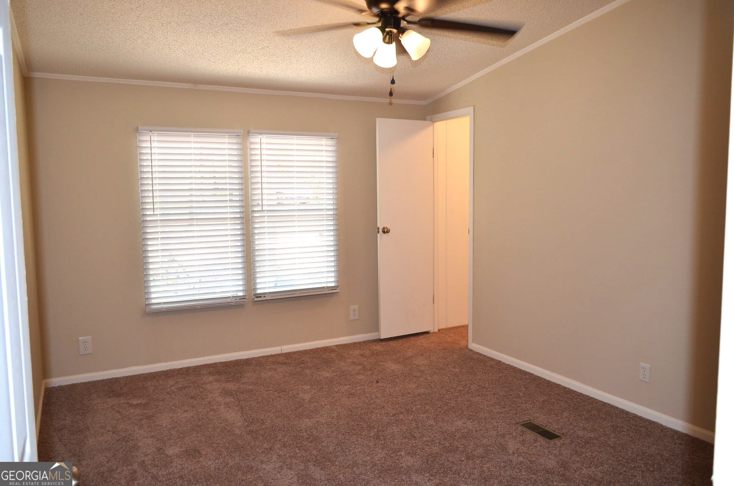 572 Atkinson Road Property Photo 12