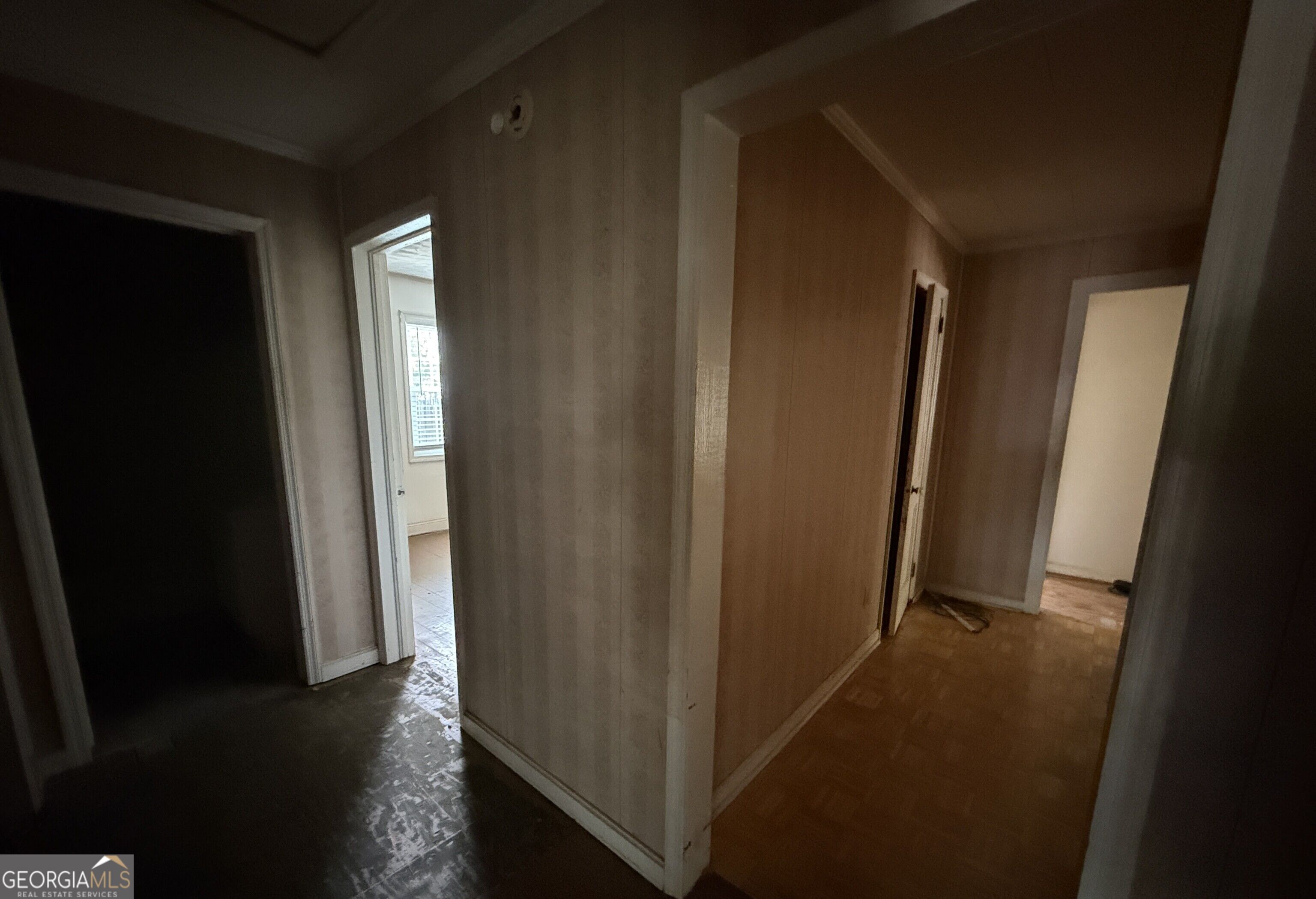 401 E Howard Street Property Photo 11