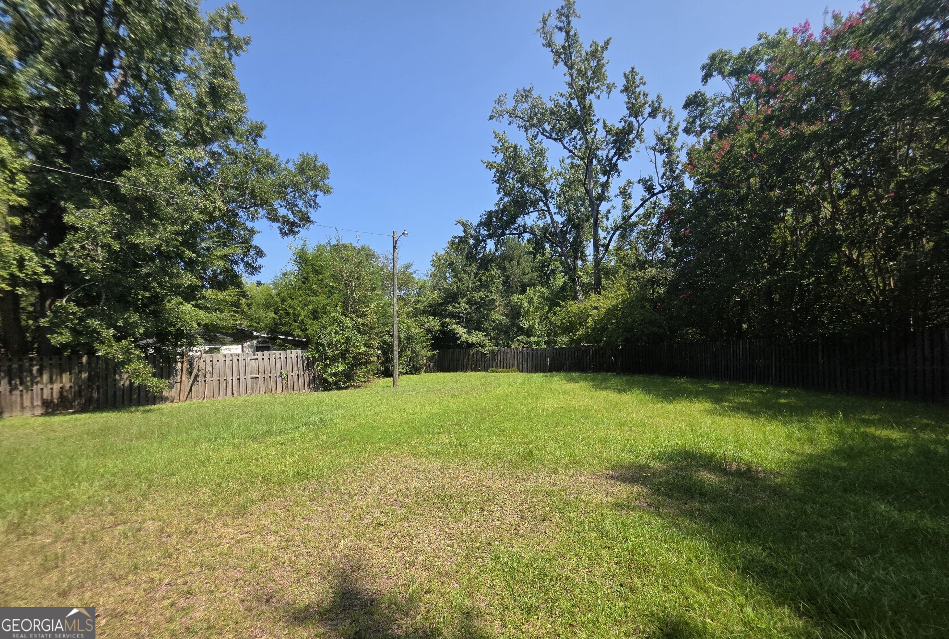 401 E Howard Street Property Photo 17