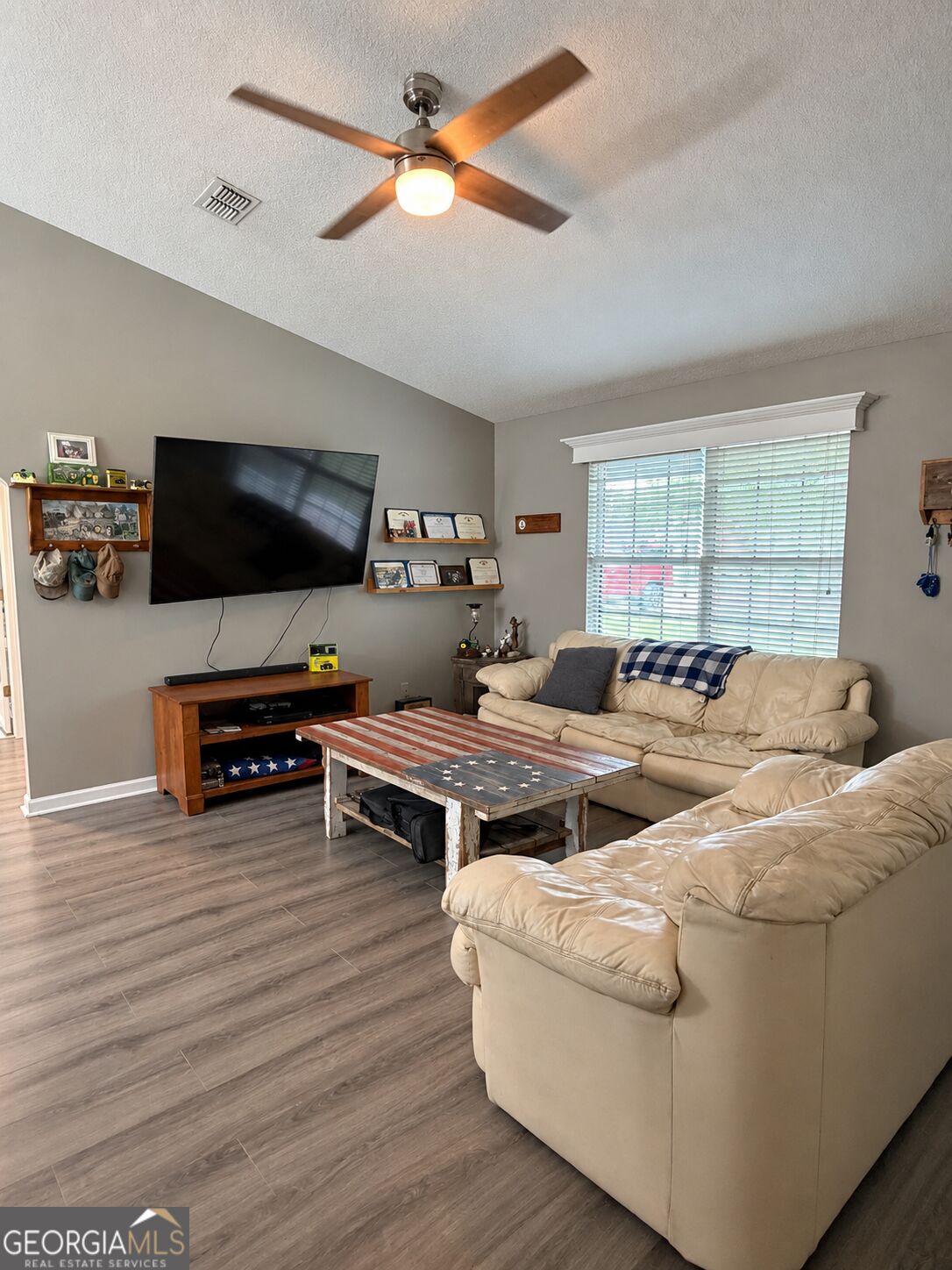 663 Dallas Circle Property Photo 2