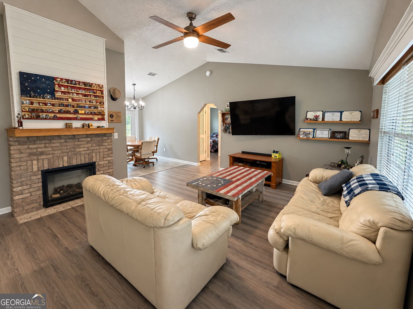 663 Dallas Circle Property Photo 4