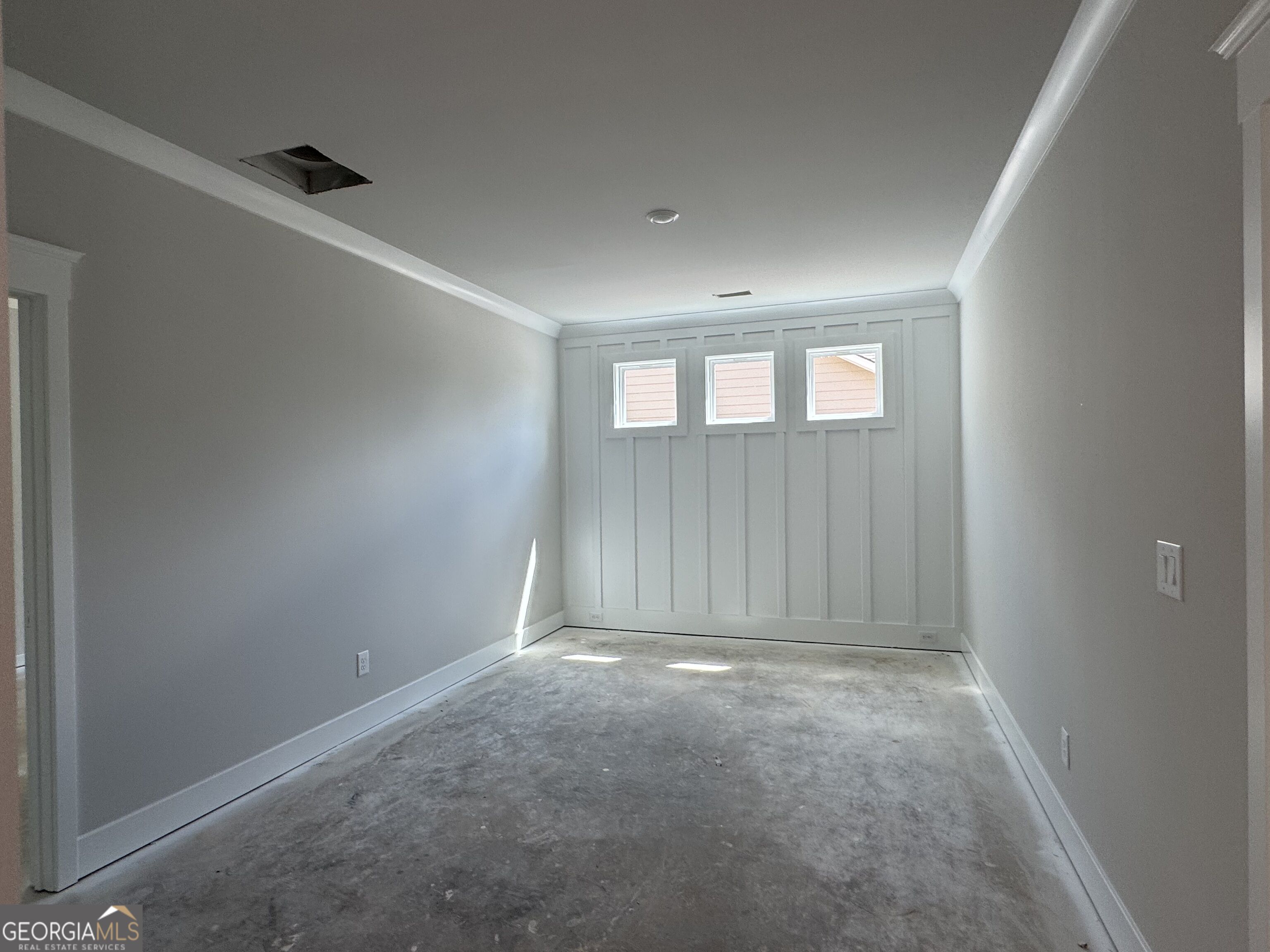 286 Rosewood Park Drive Property Photo 4