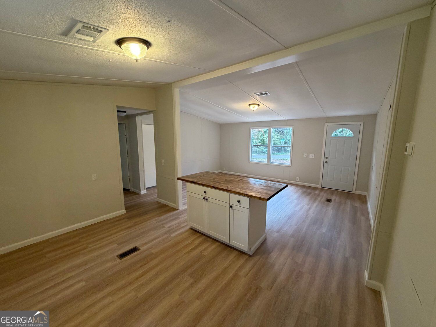 6125 River Run Circle Property Photo 4