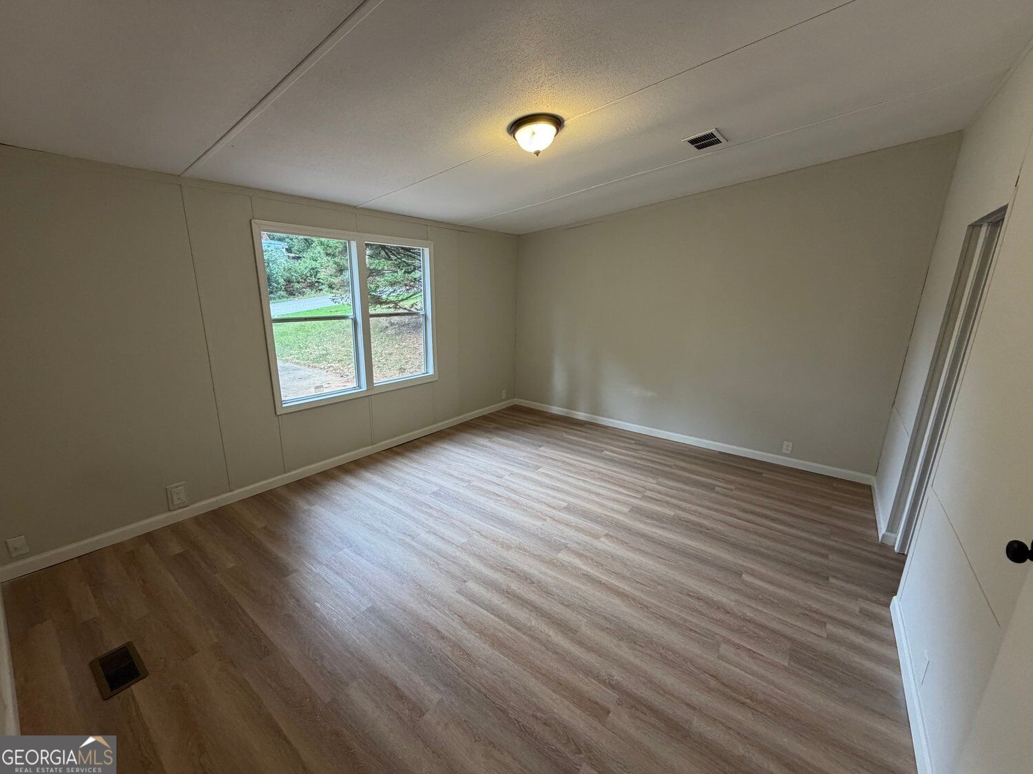 6125 River Run Circle Property Photo 5