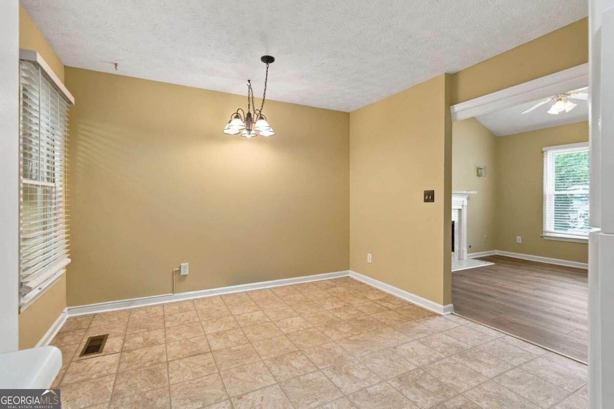 115 Aztec Way Se Property Photo 9
