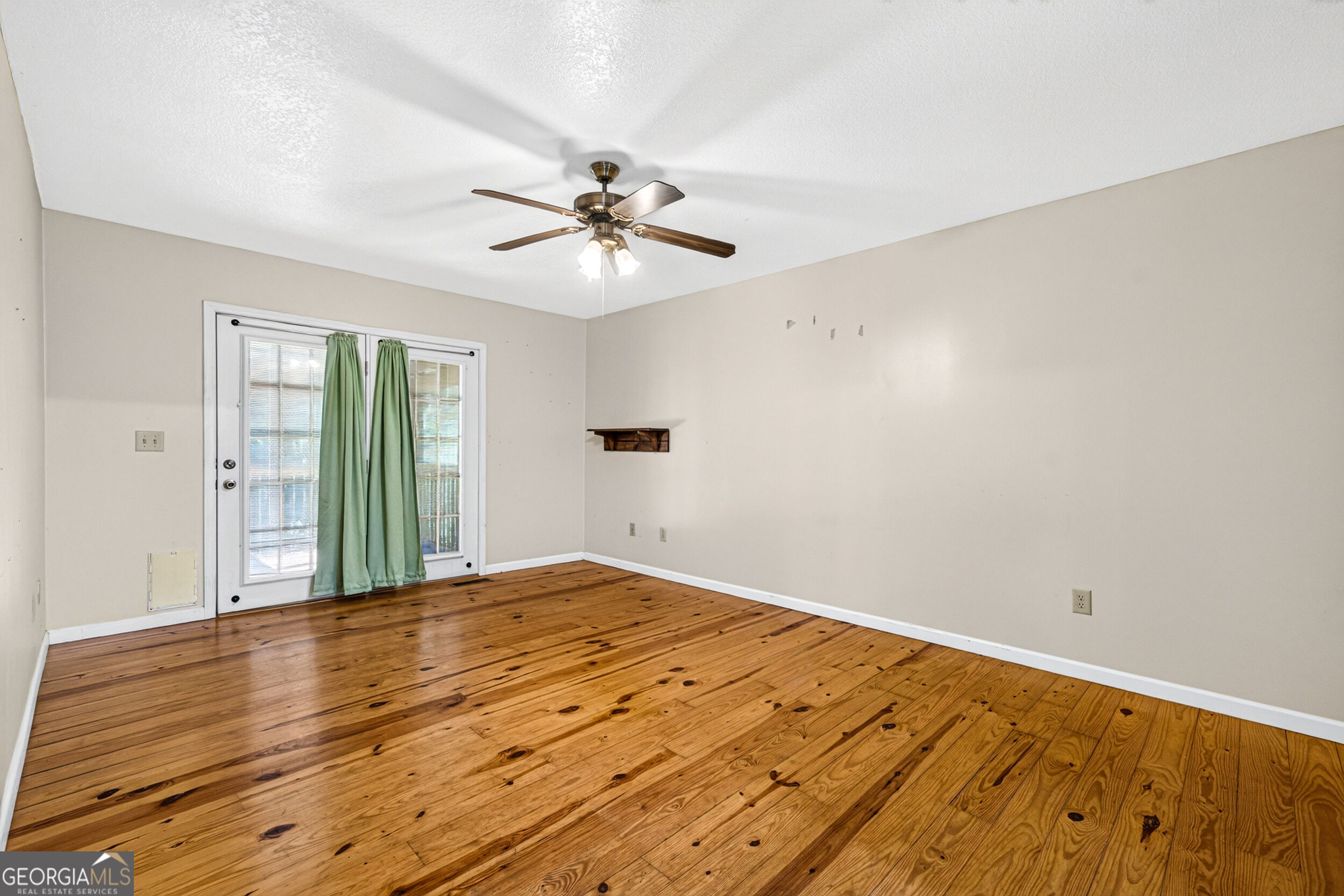 90 Amber Lane Property Photo 14