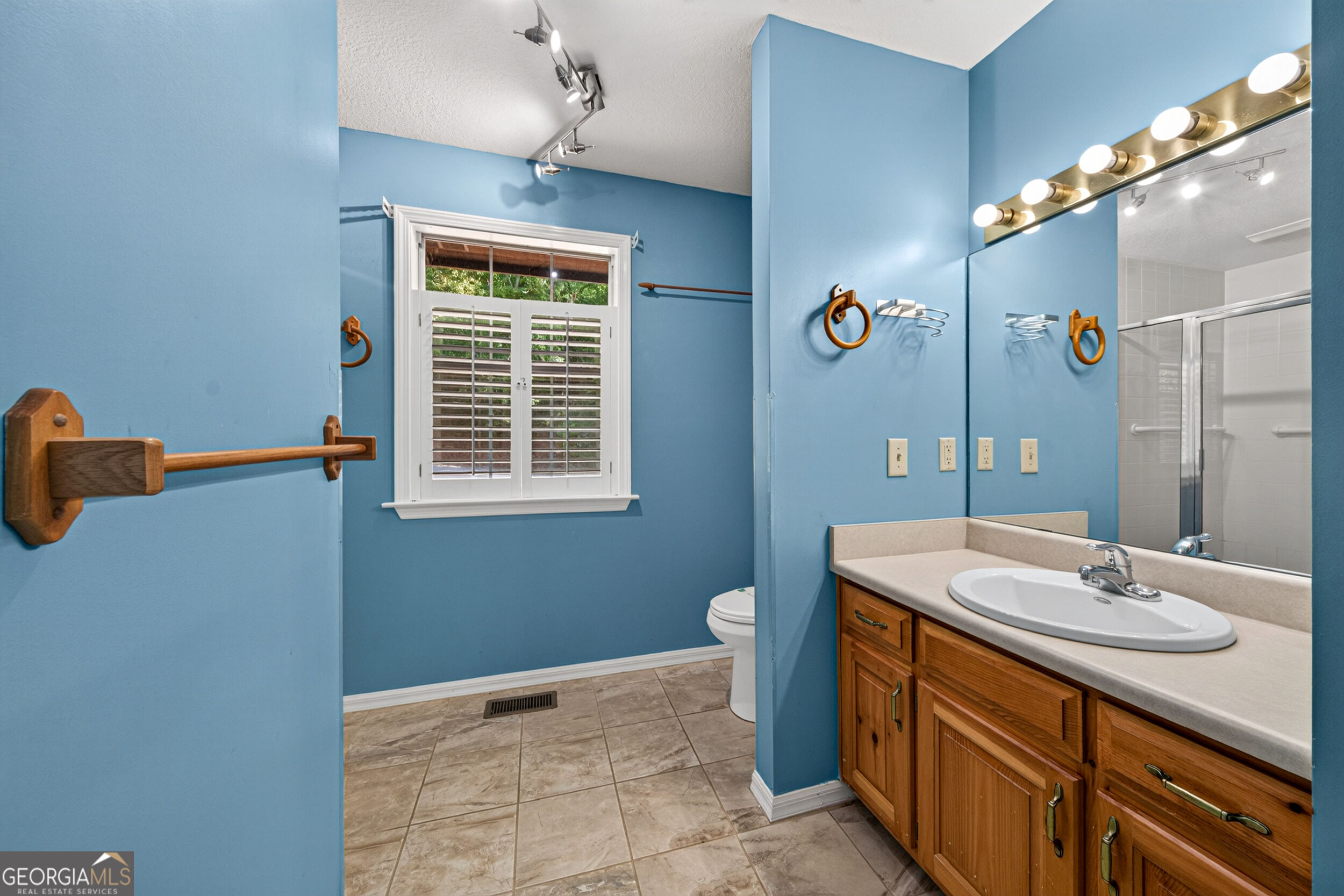 90 Amber Lane Property Photo 16