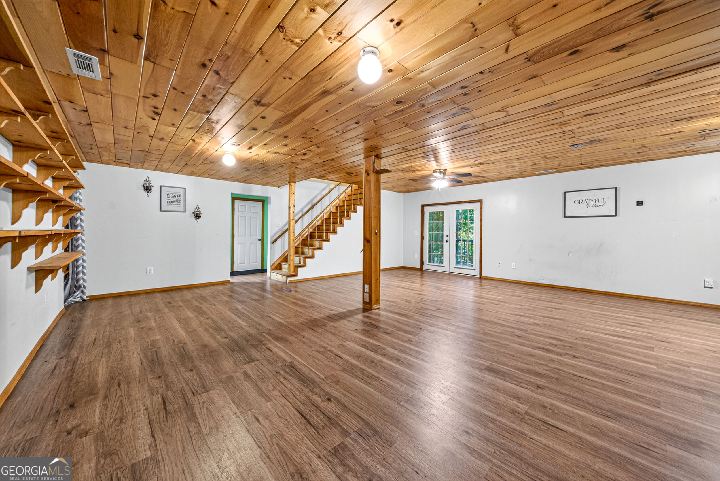 90 Amber Lane Property Photo 18
