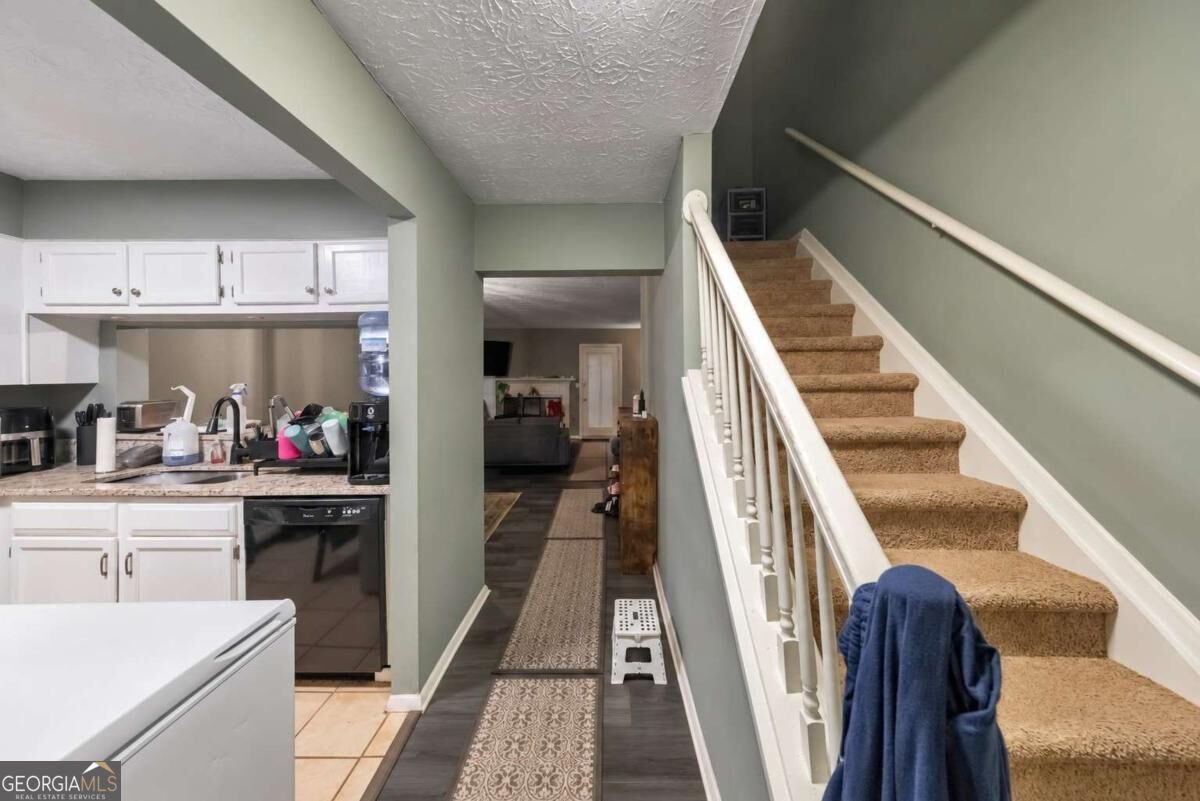 6622 Wellington Square Property Photo 2