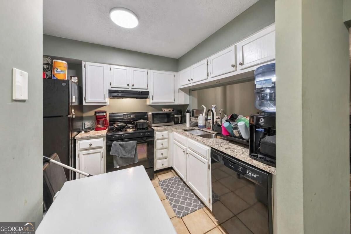 6622 Wellington Square Property Photo 3