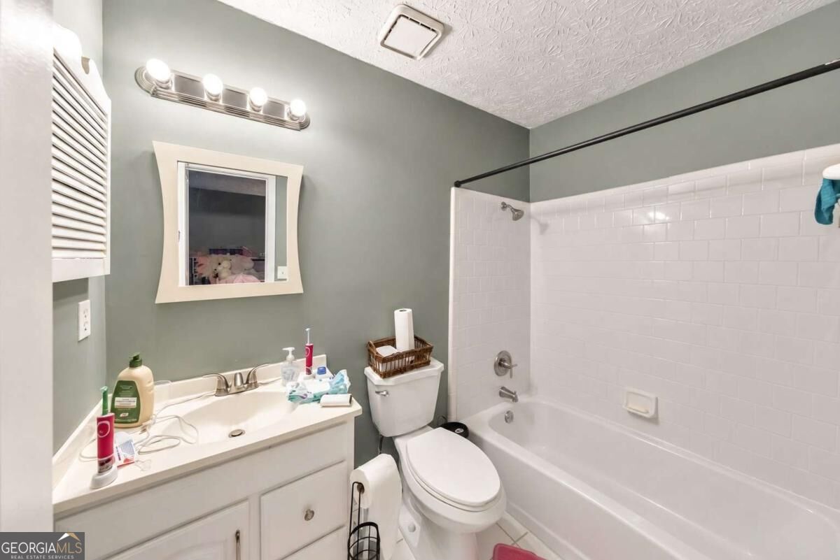 6622 Wellington Square Property Photo 9