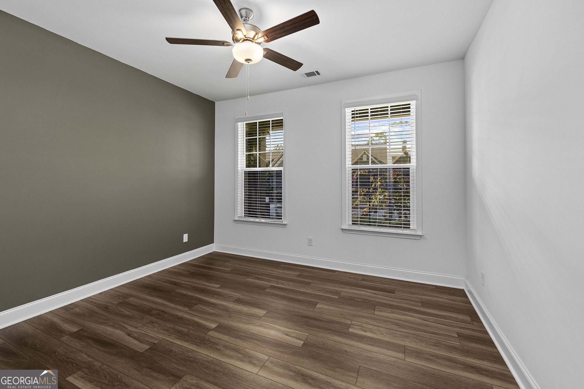 223 Hickory Bluffs Parkway Property Photo 10