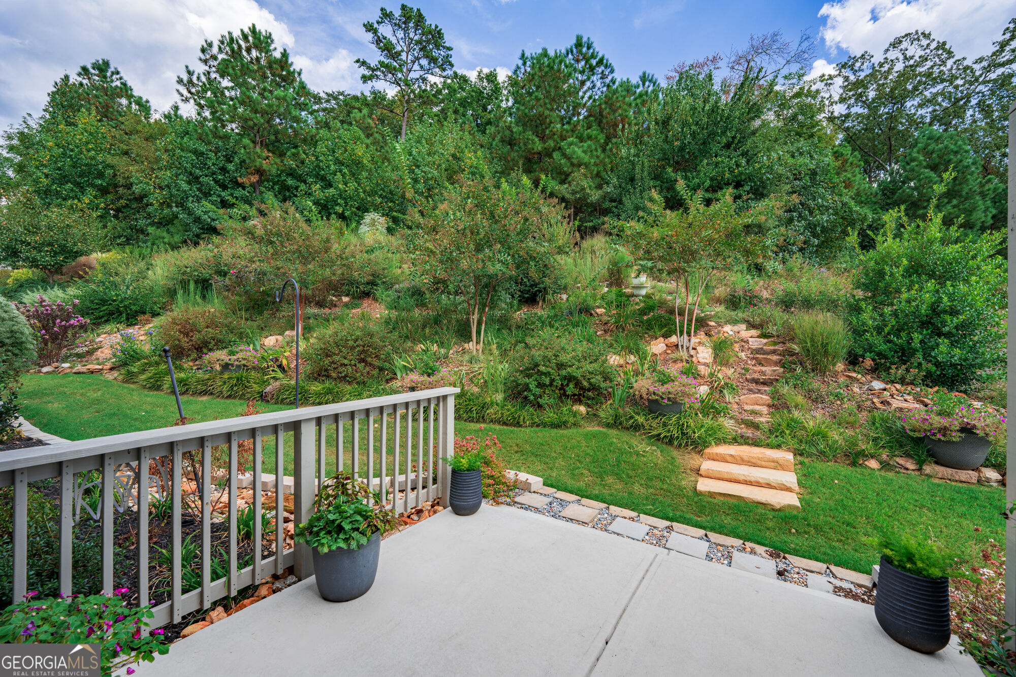 223 Hickory Bluffs Parkway Property Photo 39