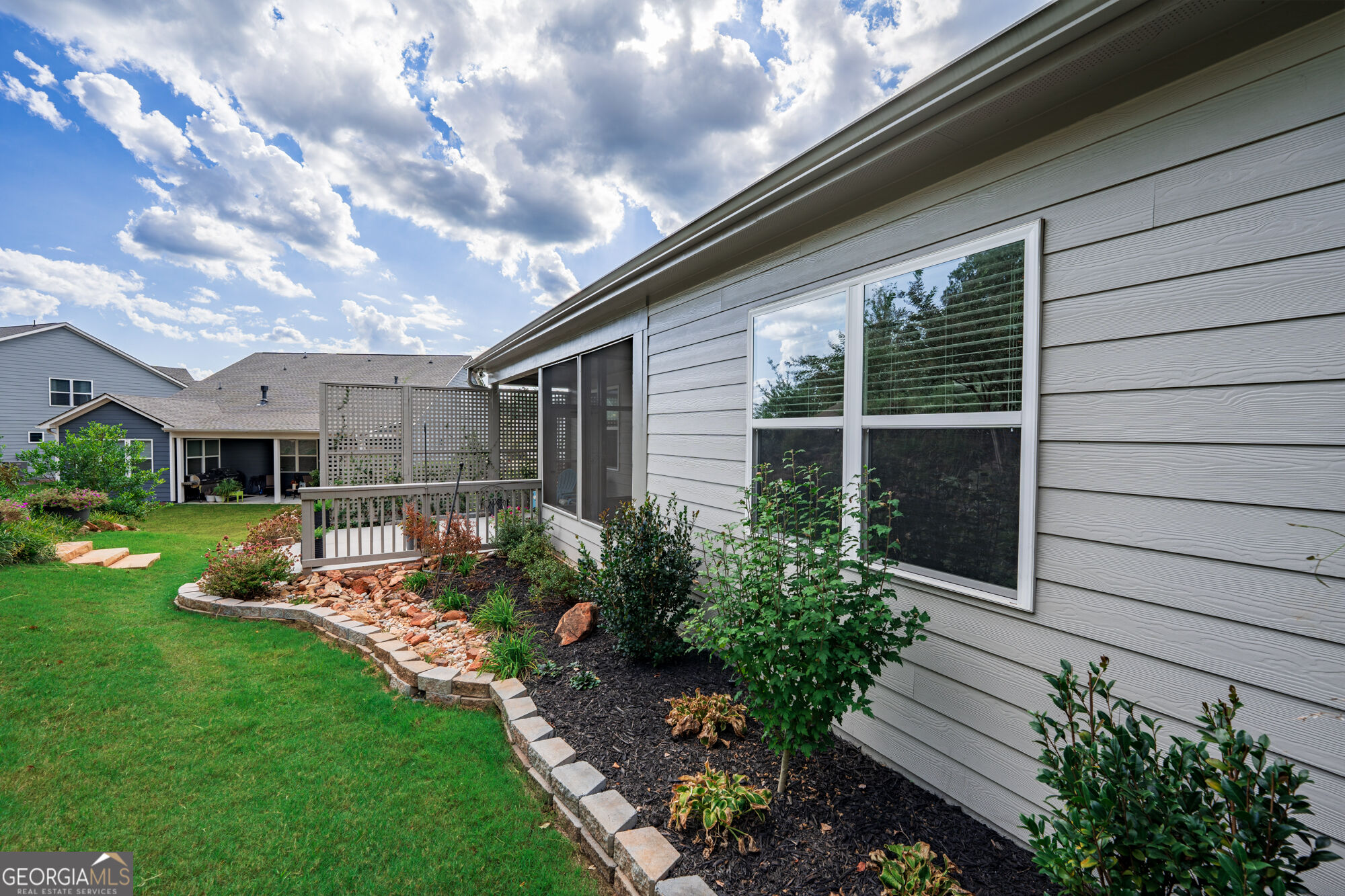 223 Hickory Bluffs Parkway Property Photo 42