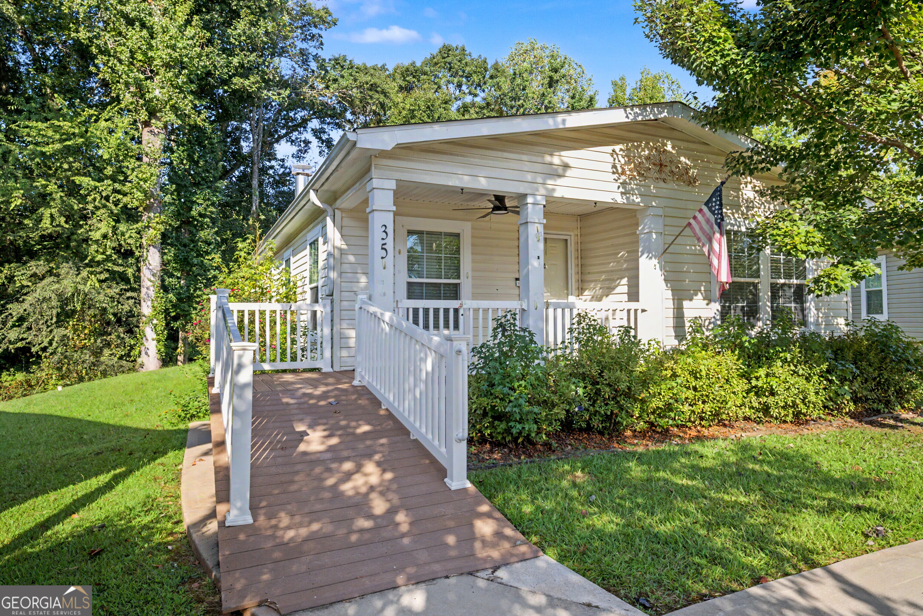 35 Redwood Circle Property Photo 1