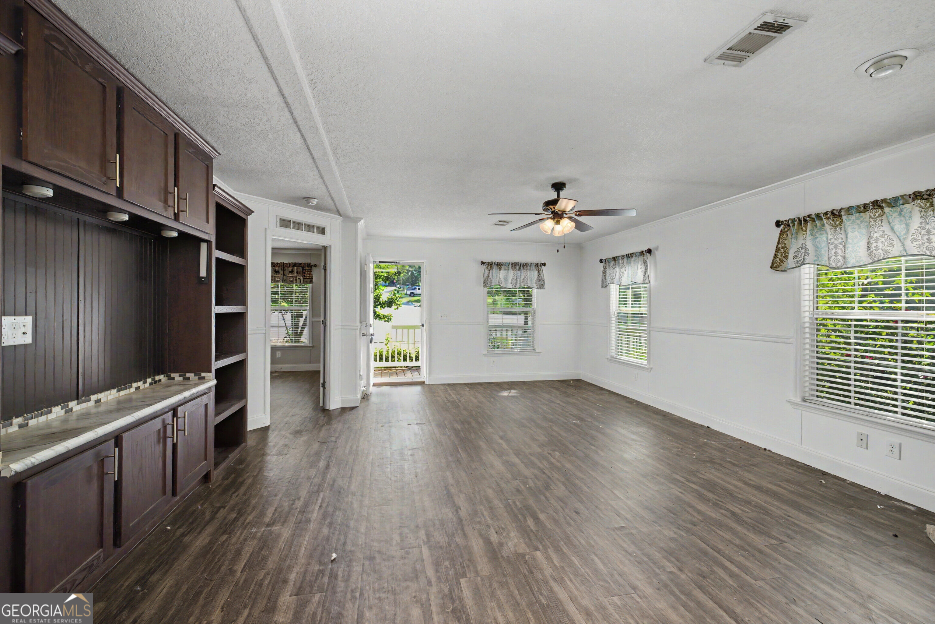 35 Redwood Circle Property Photo 5
