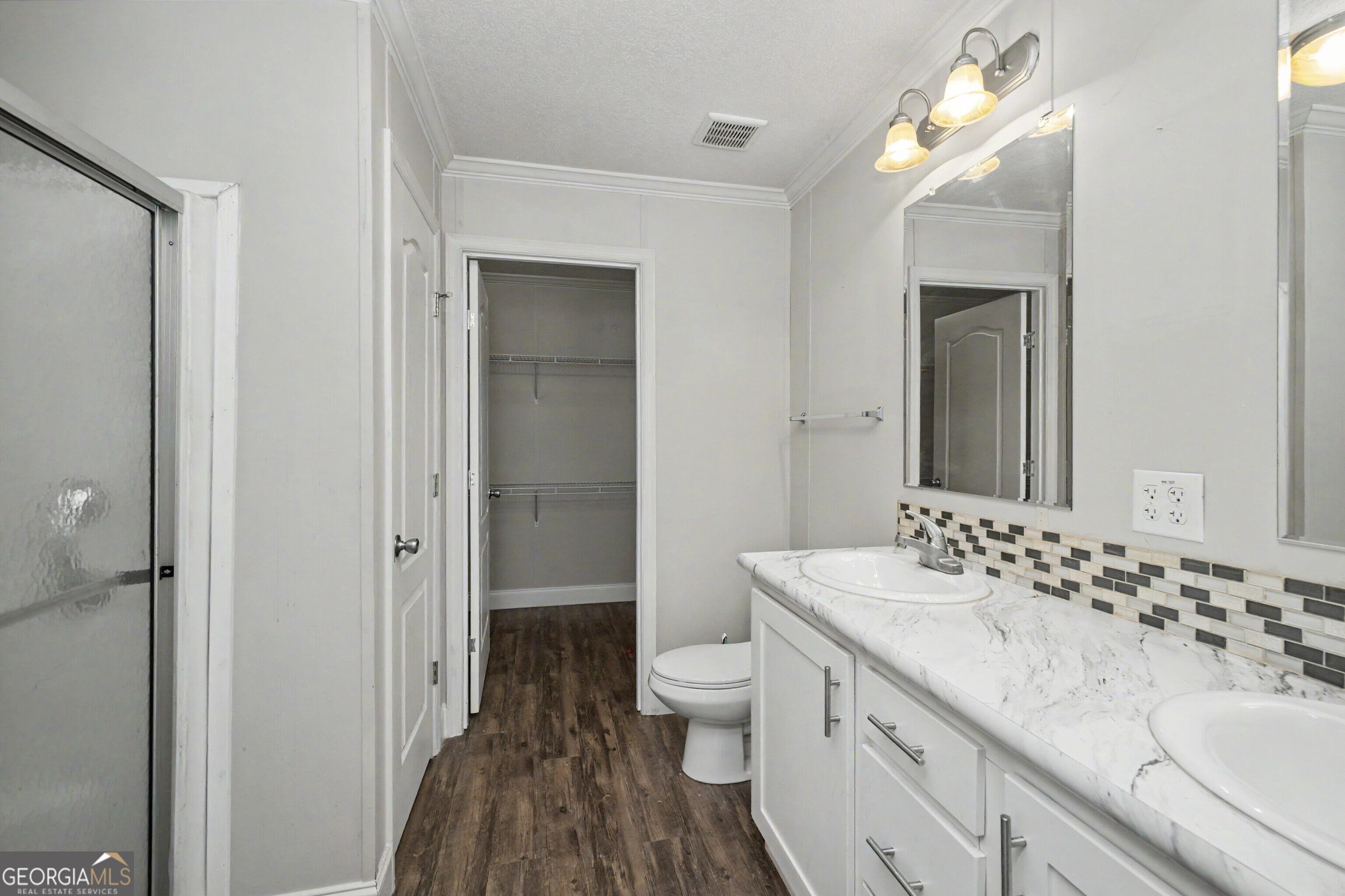 35 Redwood Circle Property Photo 9