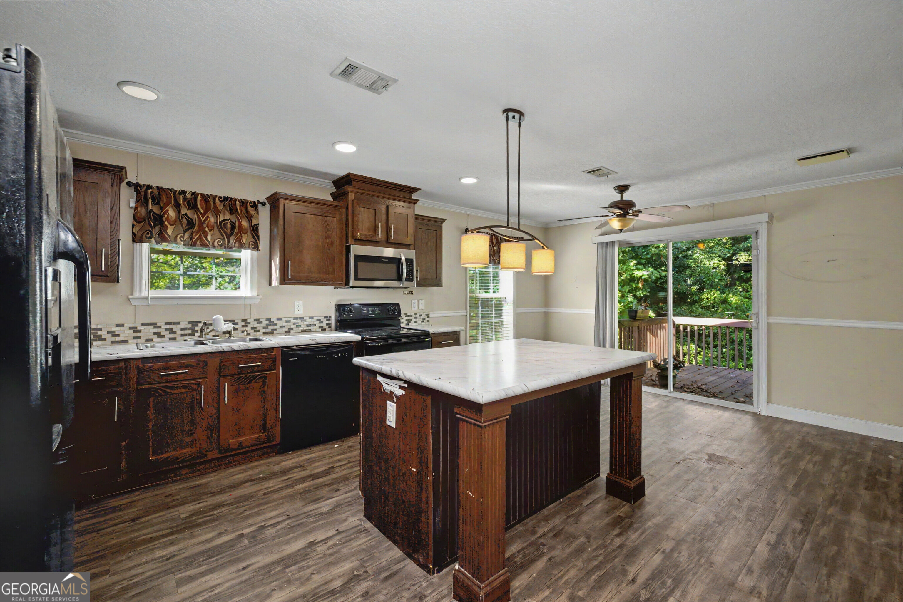 35 Redwood Circle Property Photo 12