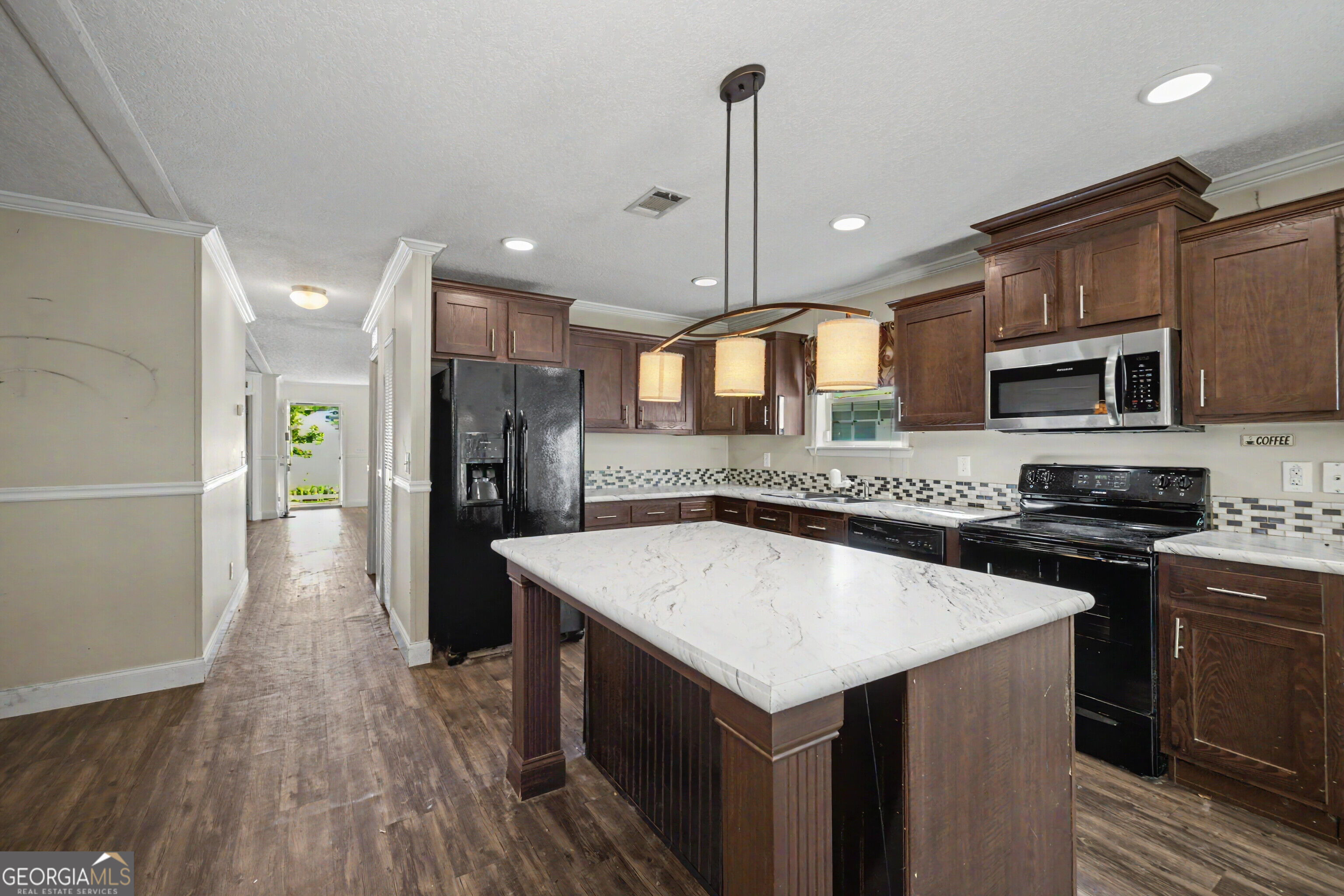 35 Redwood Circle Property Photo 13