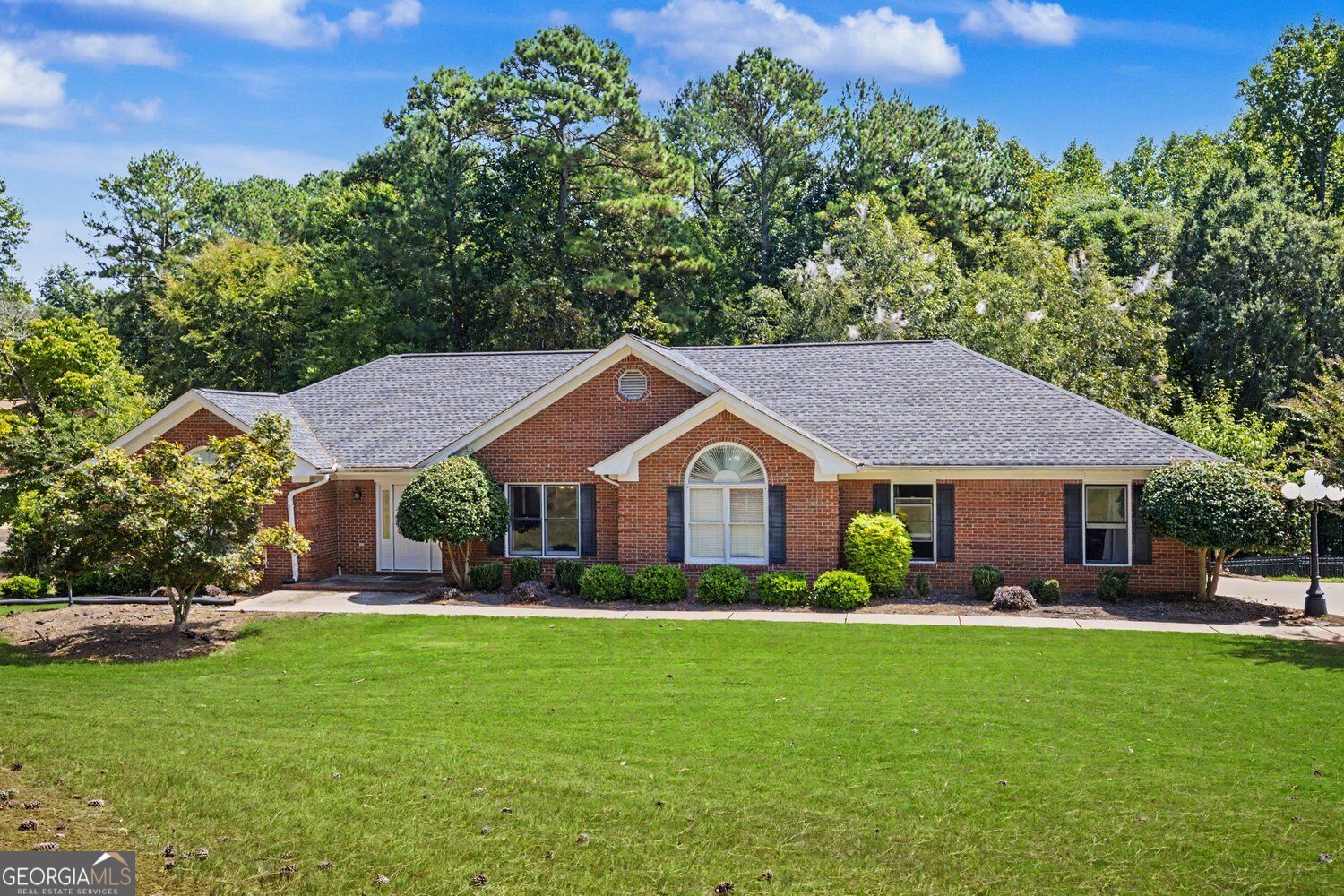 502 Wedgepark Drive Property Photo 1
