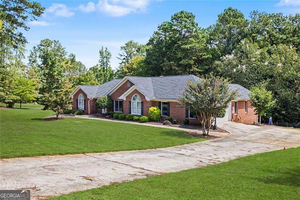 502 Wedgepark Drive Property Photo 3