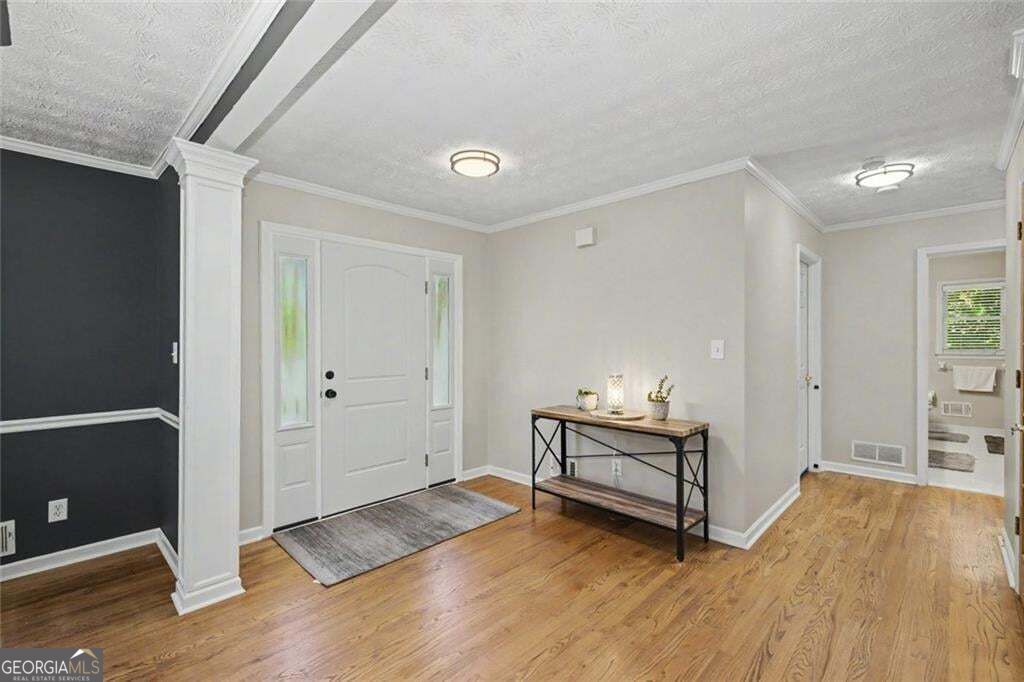 502 Wedgepark Drive Property Photo 4