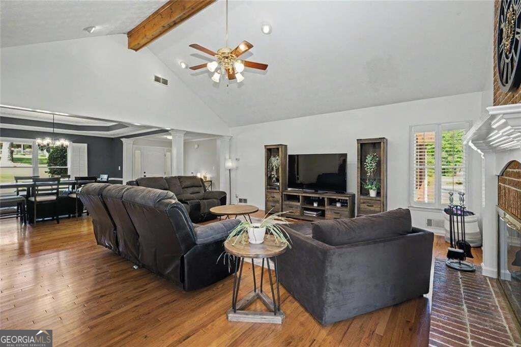 502 Wedgepark Drive Property Photo 8