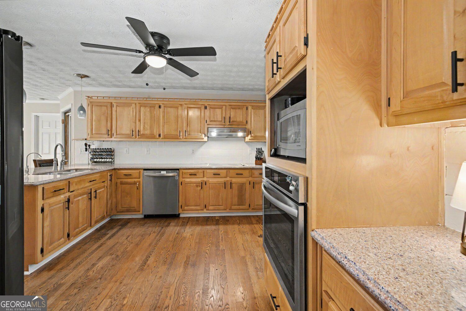 502 Wedgepark Drive Property Photo 16