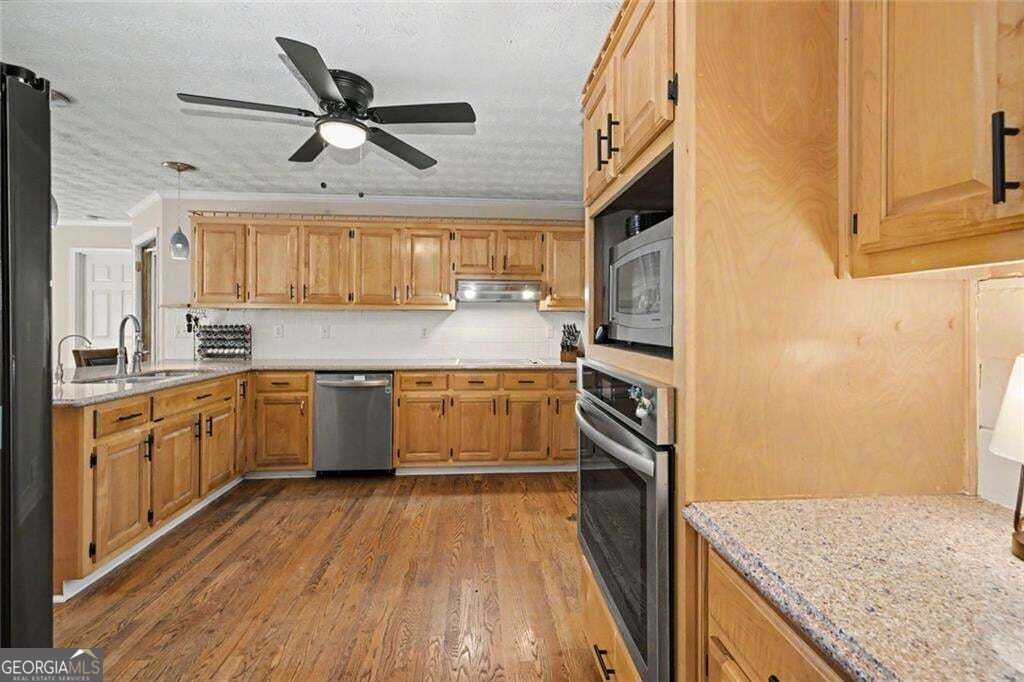 502 Wedgepark Drive Property Photo 16