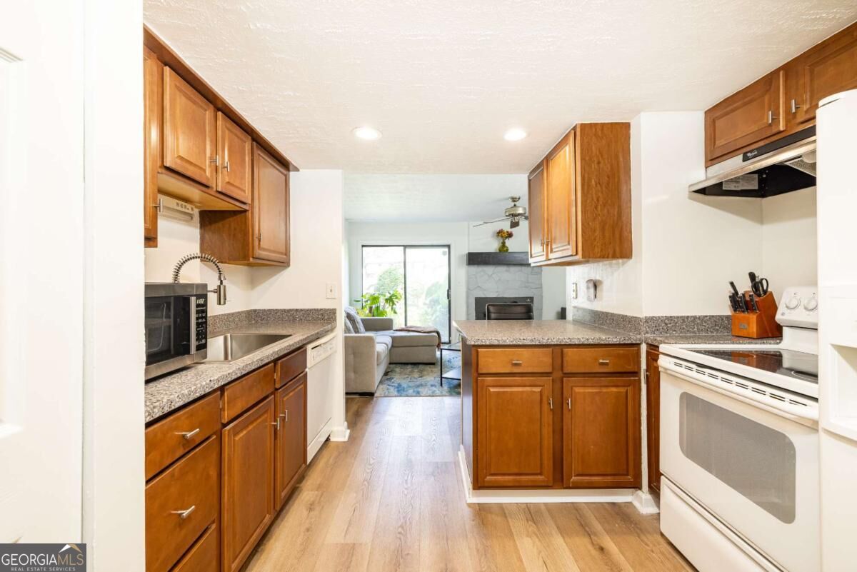 2702 Meadow Mere E Property Photo 5