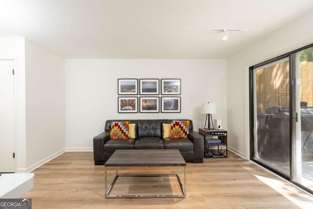2702 Meadow Mere E Property Photo 8