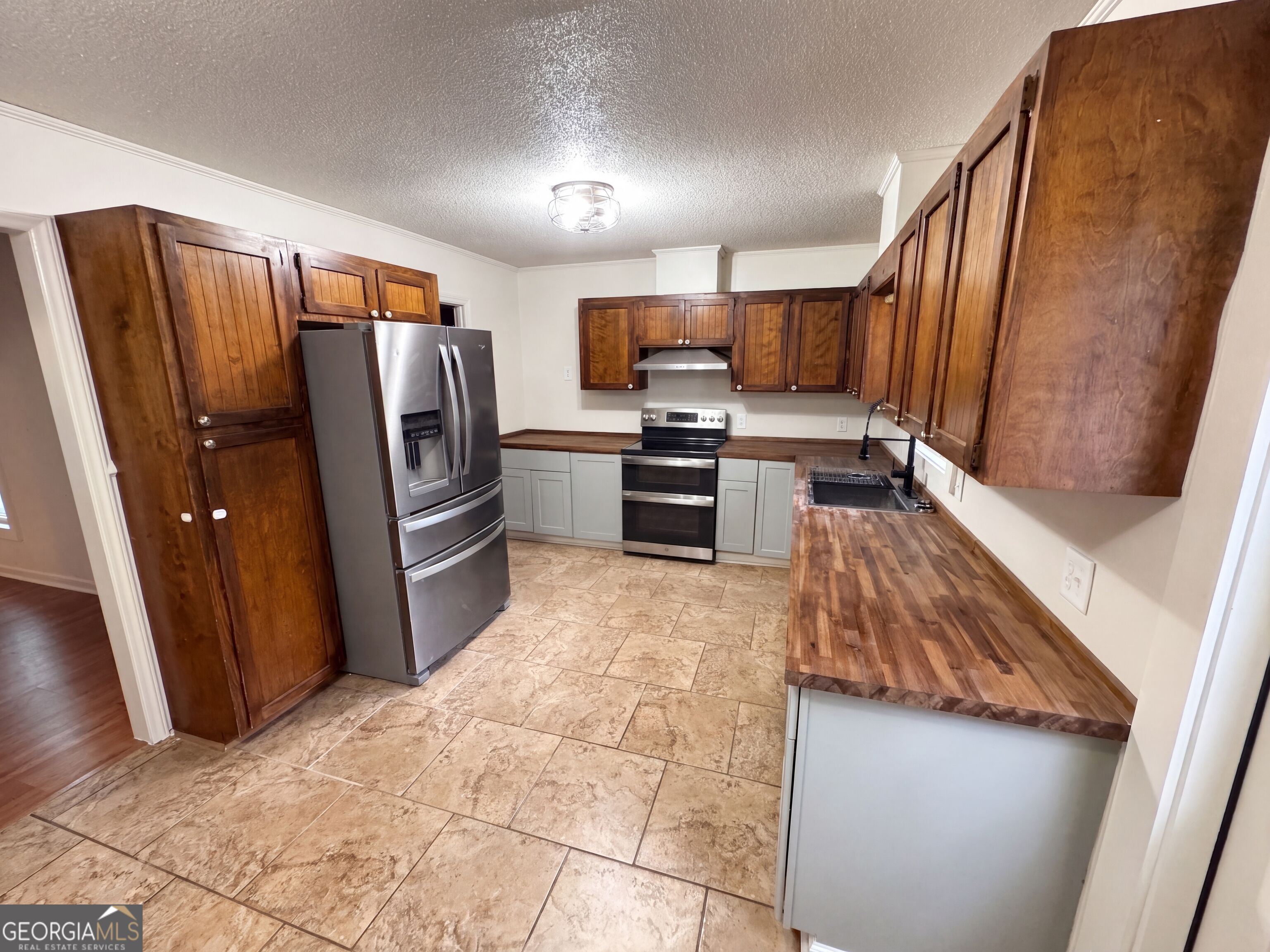 968 Edwin Phillips Road Property Photo 2
