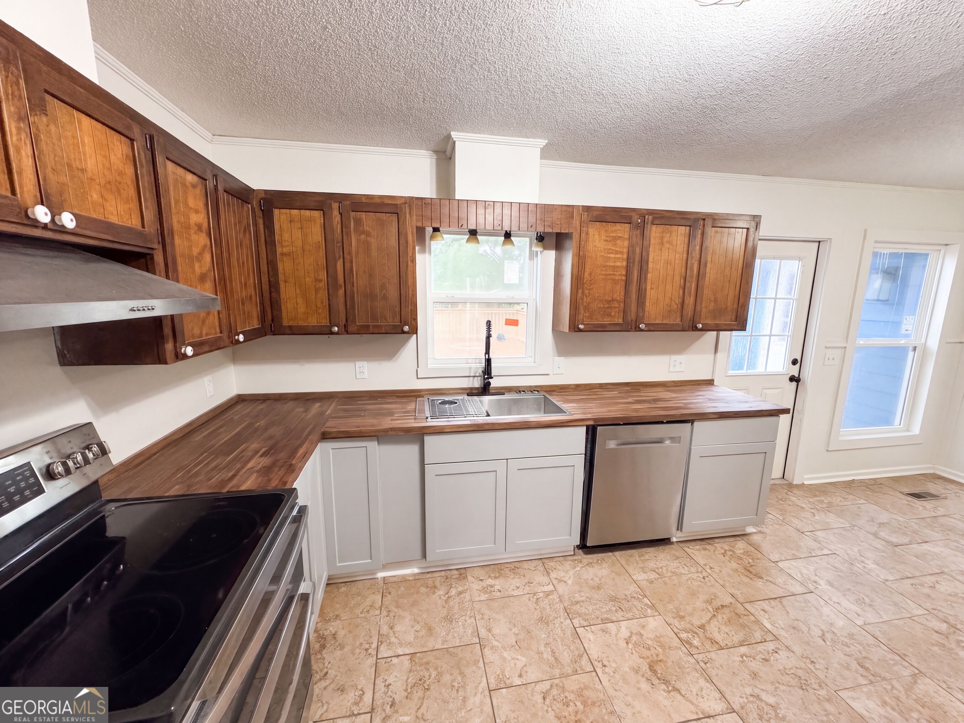 968 Edwin Phillips Road Property Photo 7