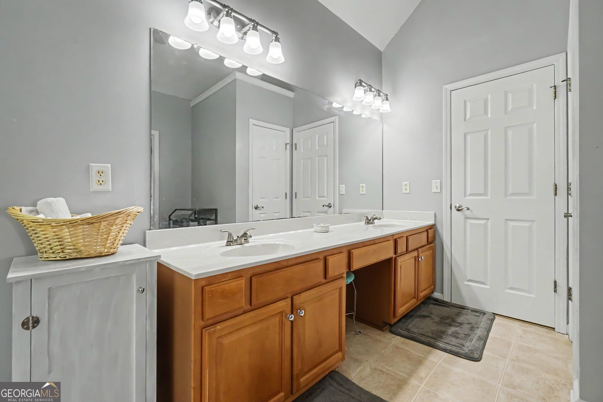 558 Whitby Drive Property Photo 19