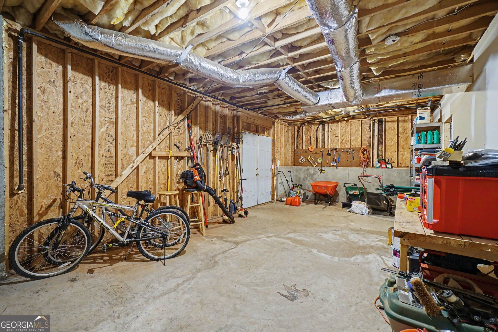 558 Whitby Drive Property Photo 24