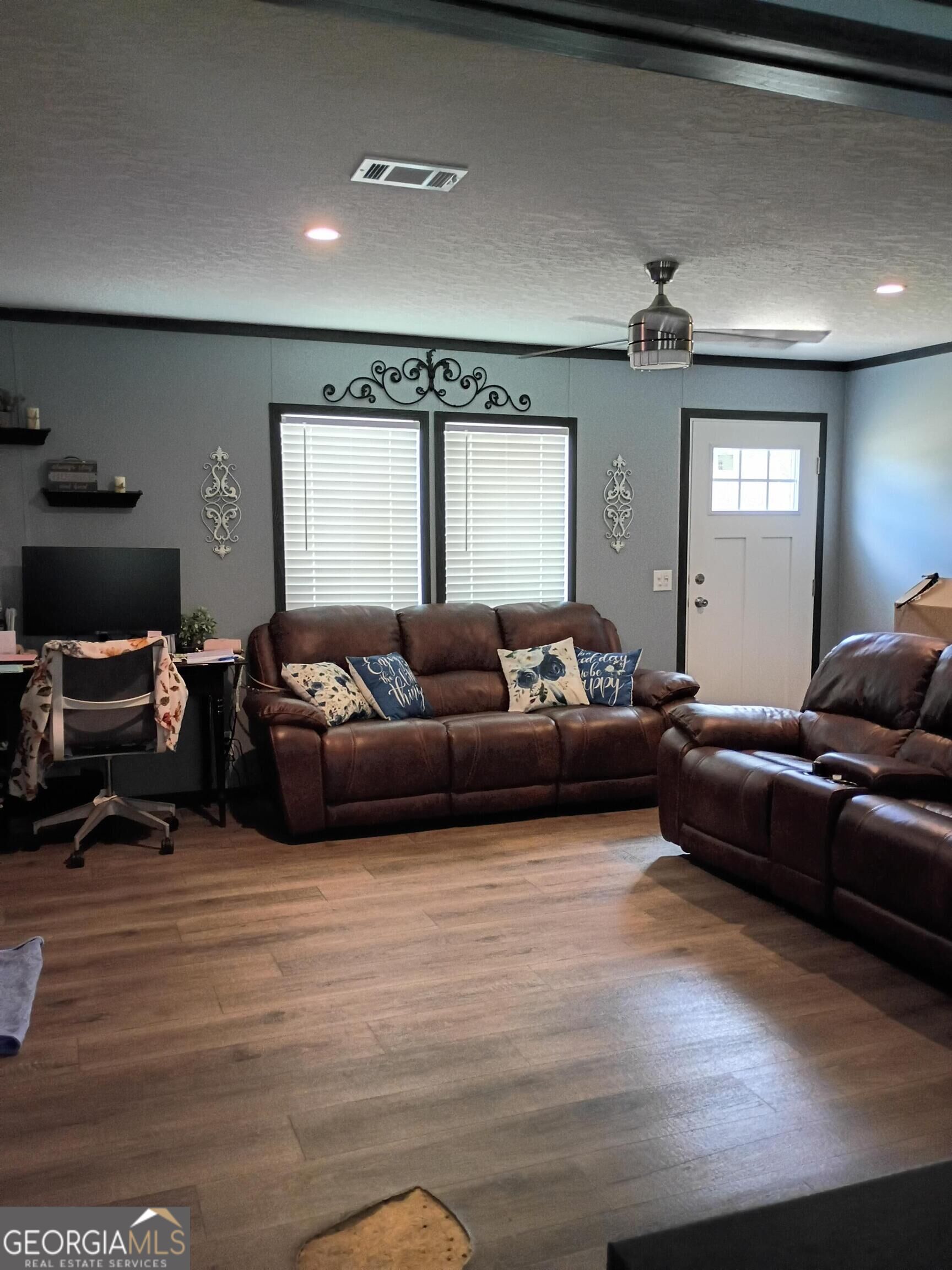 138 Canary Circle Property Photo 2