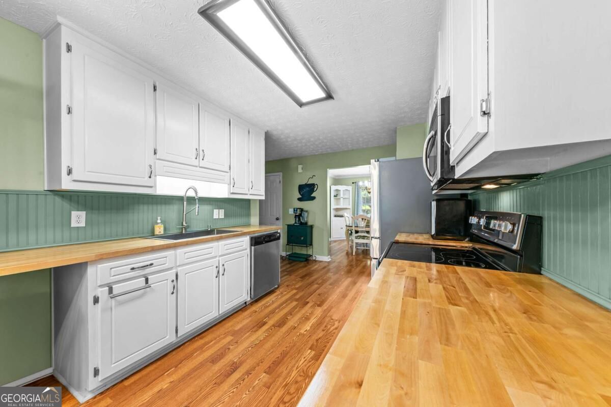123 Azalea Drive Property Photo 12