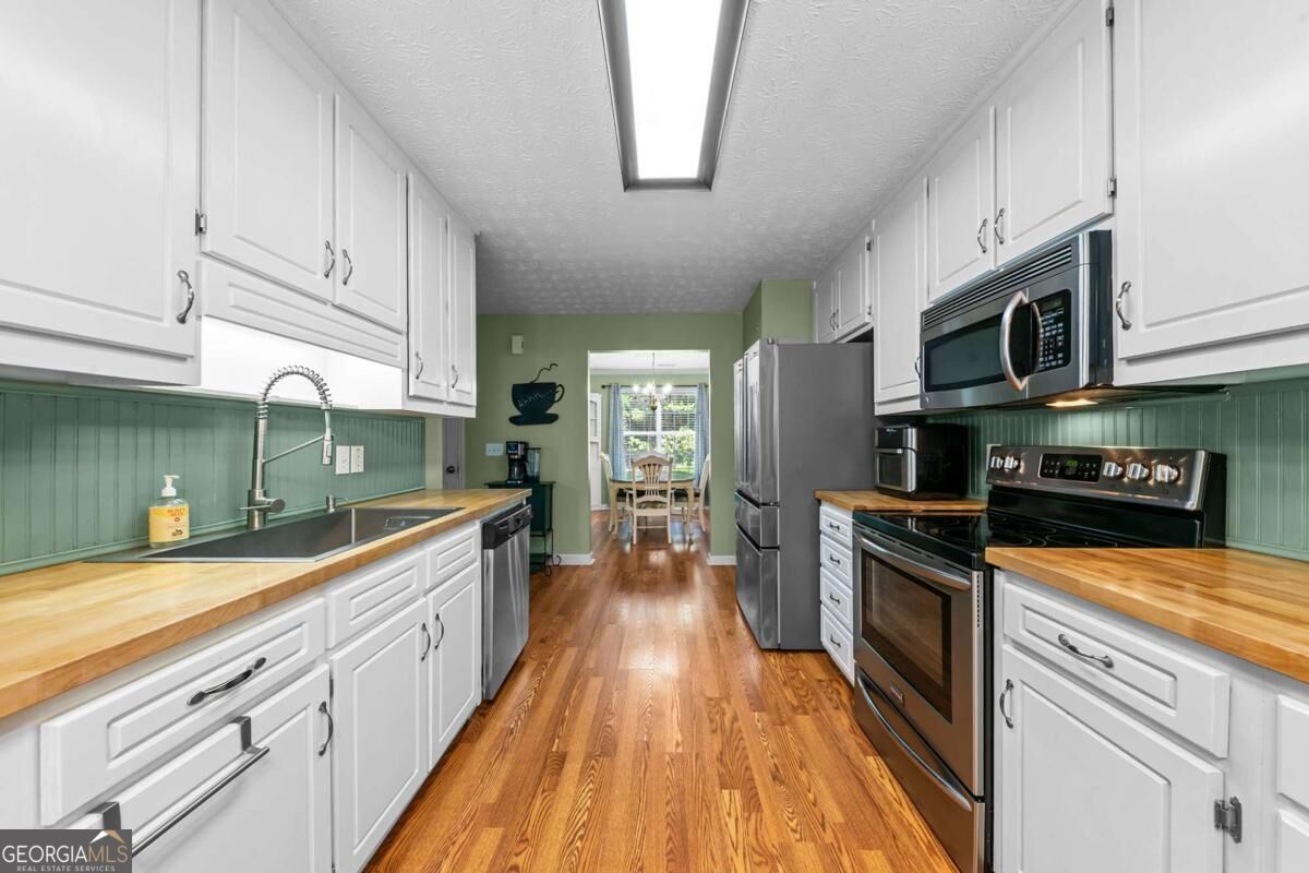 123 Azalea Drive Property Photo 13