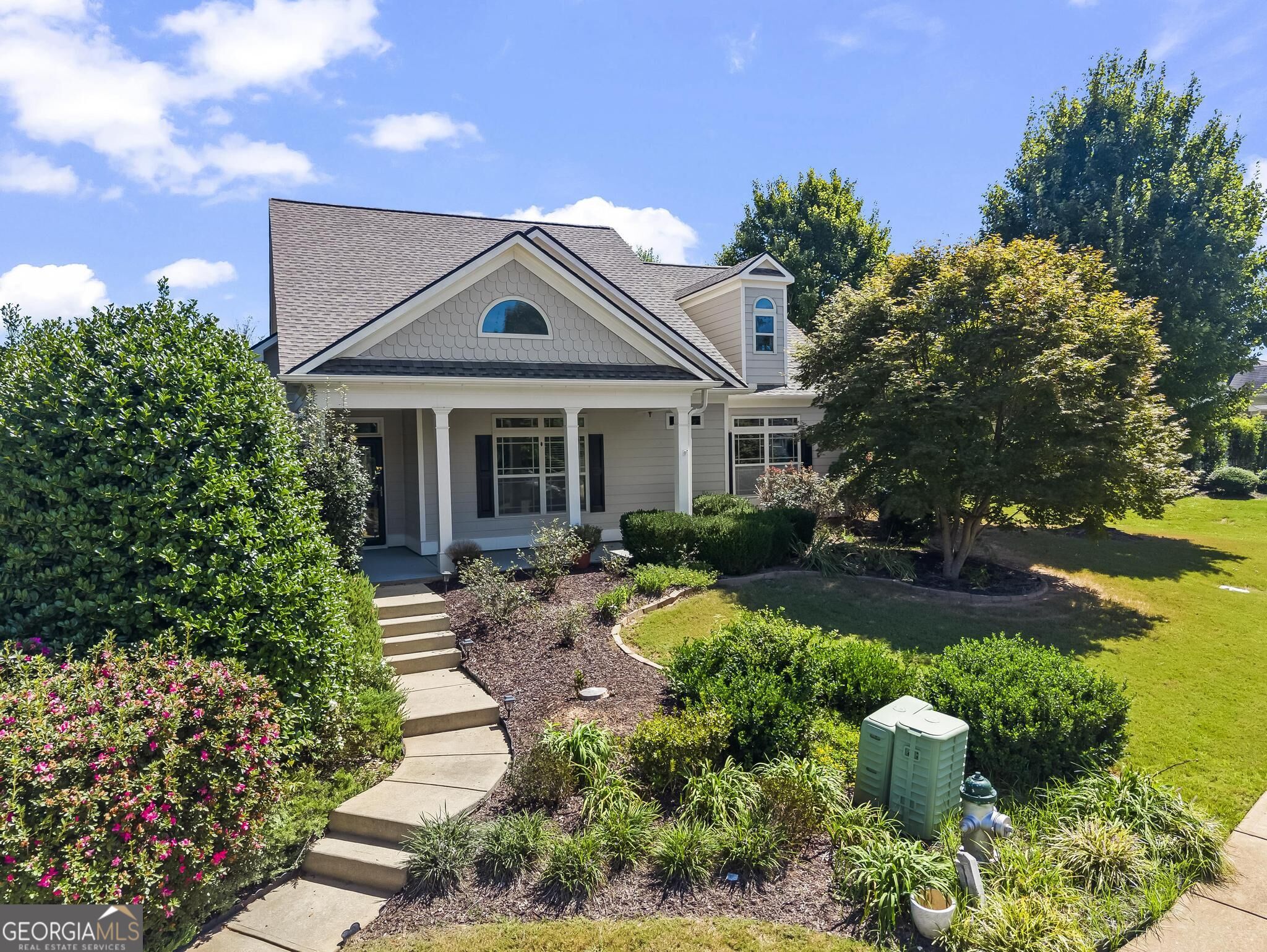 152 Stonebridge Crossing Property Photo 2