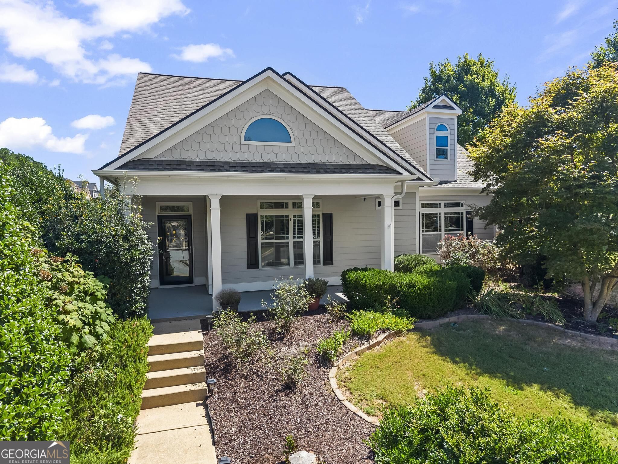 152 Stonebridge Crossing Property Photo 3