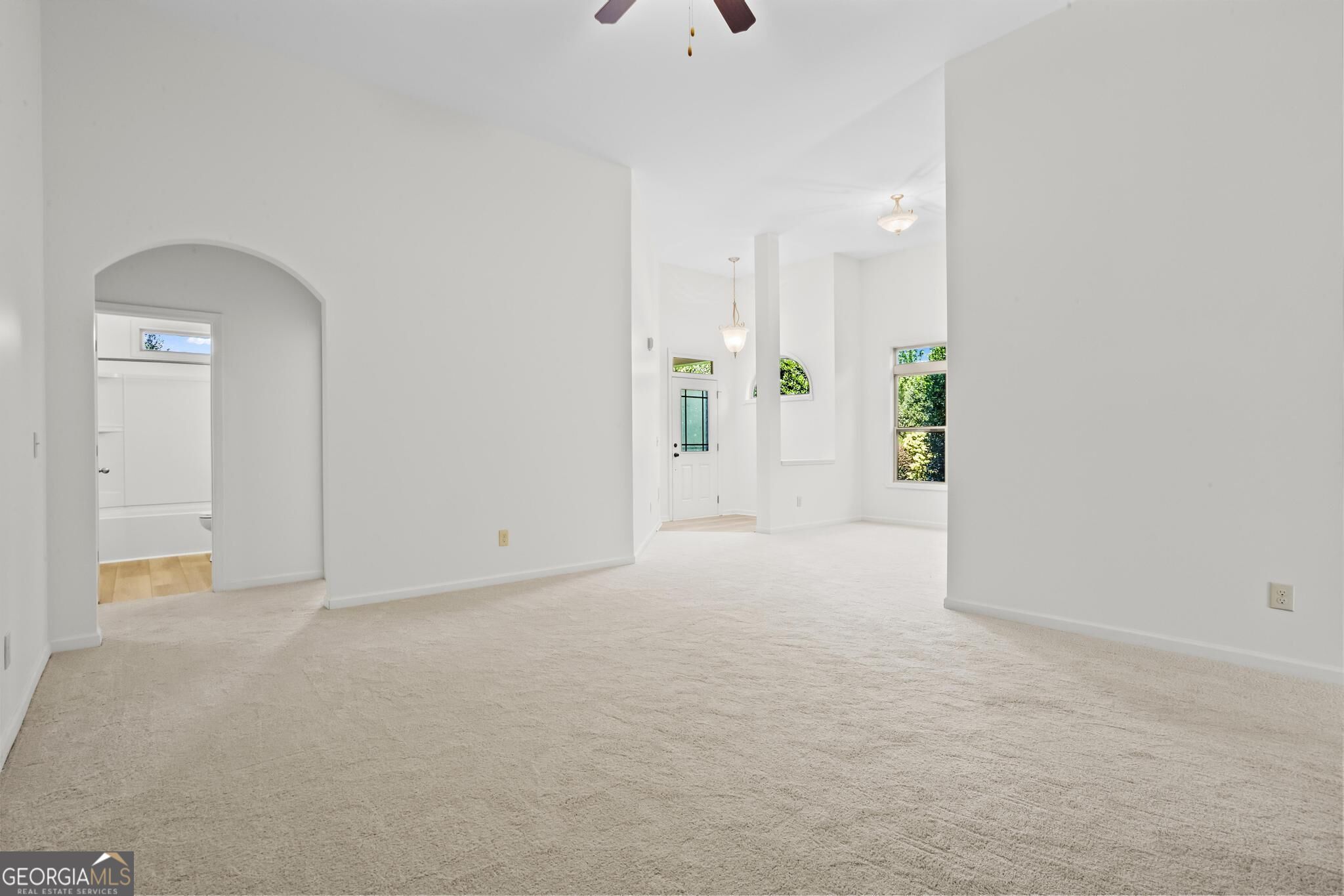 152 Stonebridge Crossing Property Photo 8