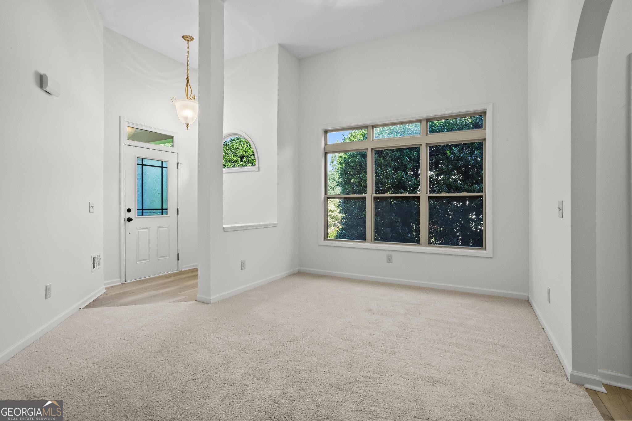 152 Stonebridge Crossing Property Photo 9