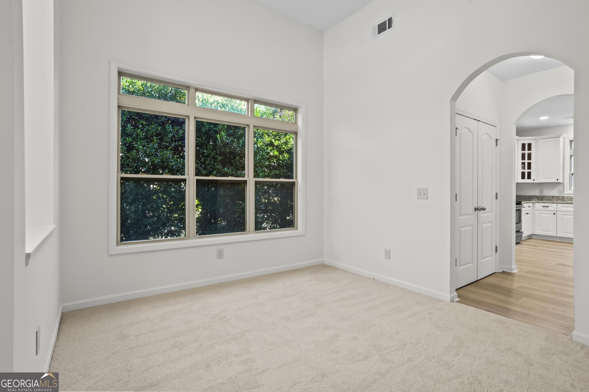 152 Stonebridge Crossing Property Photo 10